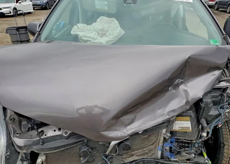 2019 Toyota Sienna Xle z USA, uszkodzony, nr VIN 5TDYZ3DCXKS004930